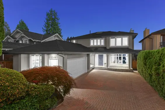 2240 Kings Avenue, West Vancouver