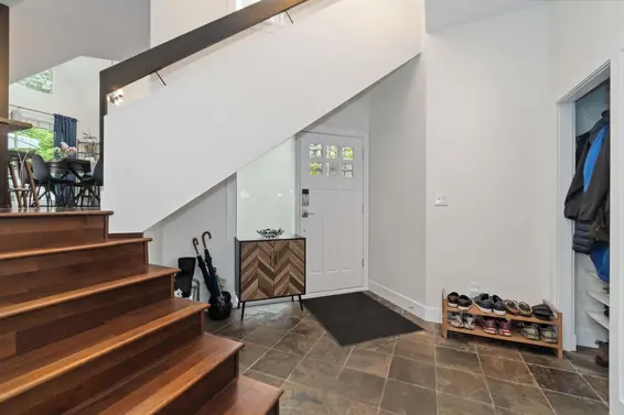 739 West Queens Road, North Vancouver For Sale - image 2