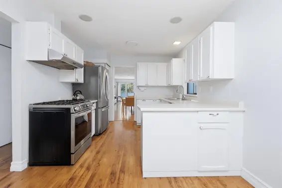 1911 Deep Cove Road, North Vancouver For Sale - image 10