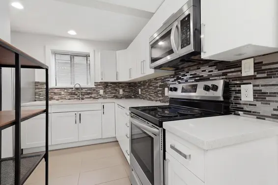 1911 Deep Cove Road, North Vancouver For Sale - image 29