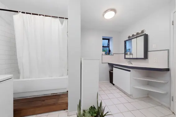 1911 Deep Cove Road, North Vancouver For Sale - image 32