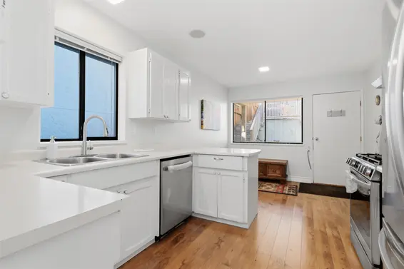 1911 Deep Cove Road, North Vancouver For Sale - image 8