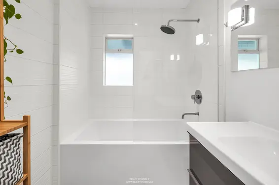947 Evergreen Place, North Vancouver For Sale - image 21