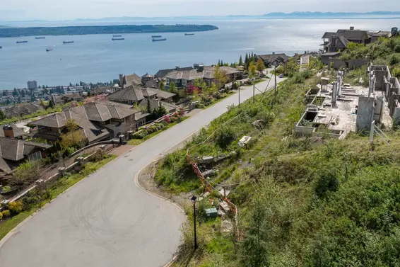 2345 Kadlec Court, West Vancouver