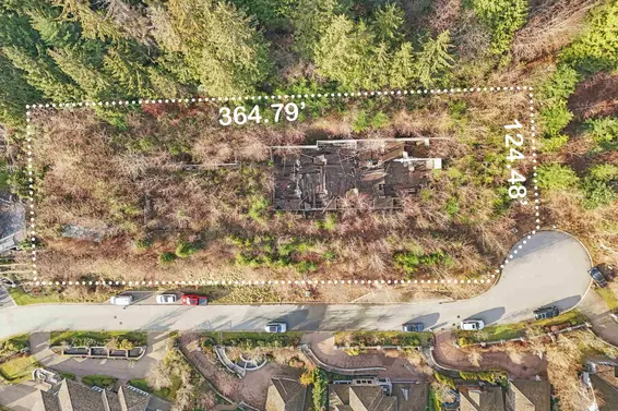 2345 Kadlec Court, West Vancouver For Sale - image 3