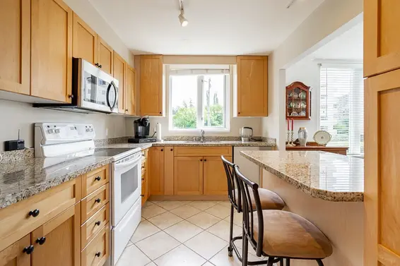 301 2203 Bellevue Avenue, West Vancouver For Sale - image 4