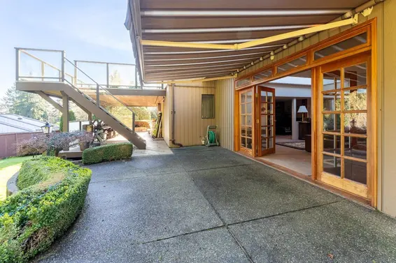 1588 Merlynn Crescent, North Vancouver For Sale - image 11