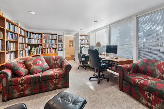 1588 Merlynn Crescent, North Vancouver For Sale - image 16