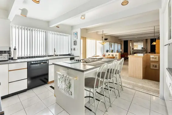 1588 Merlynn Crescent, North Vancouver For Sale - image 19