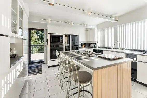 1588 Merlynn Crescent, North Vancouver For Sale - image 20