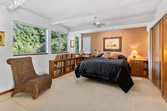 1588 Merlynn Crescent, North Vancouver For Sale - image 25