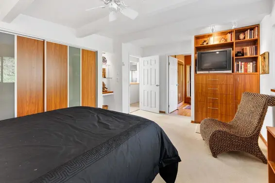 1588 Merlynn Crescent, North Vancouver For Sale - image 26