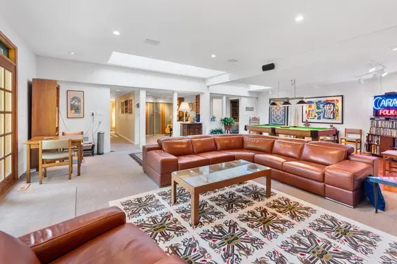 1588 Merlynn Crescent, North Vancouver For Sale - image 3