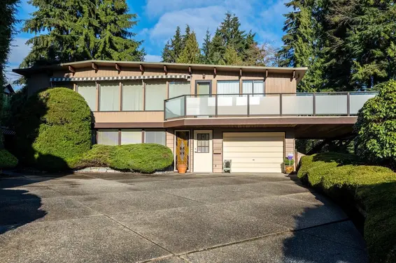 1588 Merlynn Crescent, North Vancouver For Sale - image 32