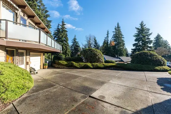 1588 Merlynn Crescent, North Vancouver For Sale - image 33