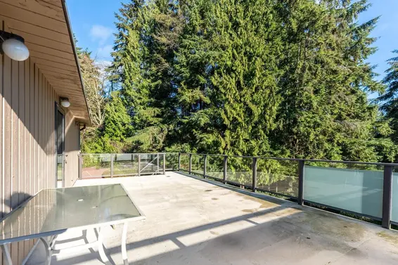 1588 Merlynn Crescent, North Vancouver For Sale - image 36