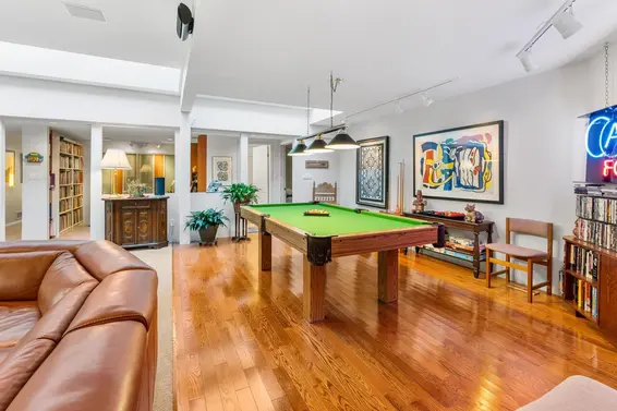 1588 Merlynn Crescent, North Vancouver For Sale - image 7