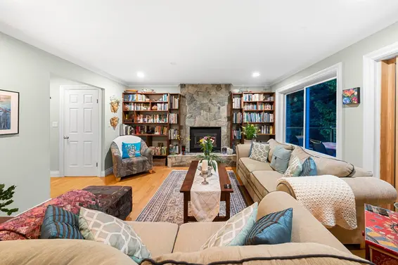 2380 Mackay Avenue, North Vancouver For Sale - image 11
