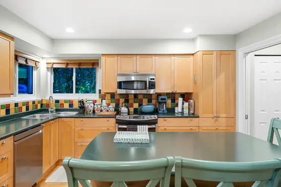 2380 Mackay Avenue, North Vancouver For Sale - image 6