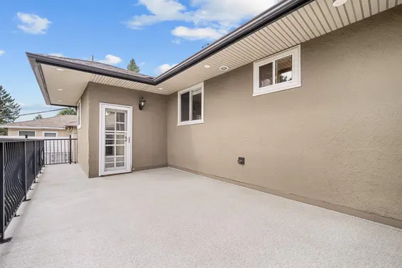 1137 Cloverley Street, North Vancouver For Sale - image 14