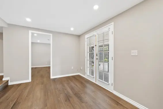 1137 Cloverley Street, North Vancouver For Sale - image 17