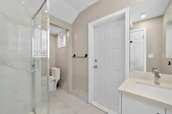 1137 Cloverley Street, North Vancouver For Sale - image 28