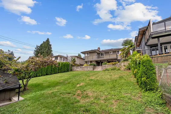 1137 Cloverley Street, North Vancouver For Sale - image 31