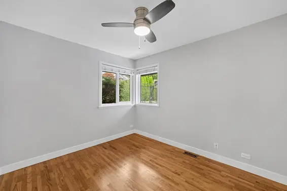 1137 Cloverley Street, North Vancouver For Sale - image 5