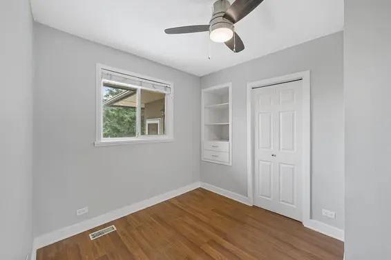 1137 Cloverley Street, North Vancouver For Sale - image 7