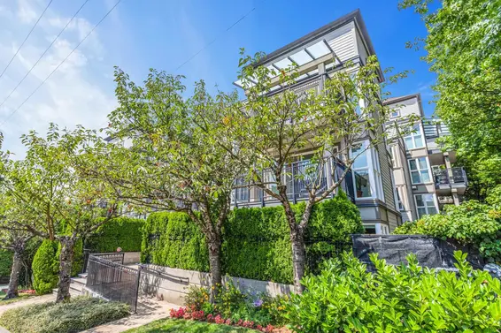 403 106 West Kings Road, North Vancouver For Sale - image 26