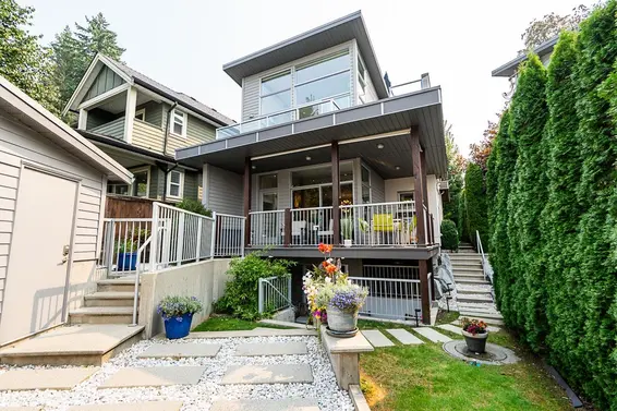 2007 Larson Road, North Vancouver For Sale - image 3