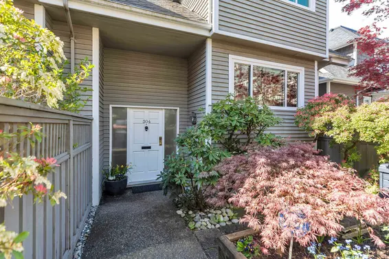 304 223 East Keith Road, North Vancouver