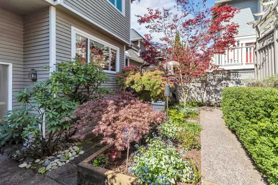 304 223 East Keith Road, North Vancouver For Sale - image 2