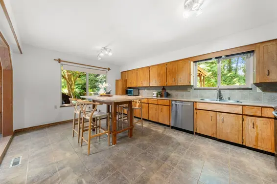 2297 Bowser Avenue, North Vancouver For Sale - image 10