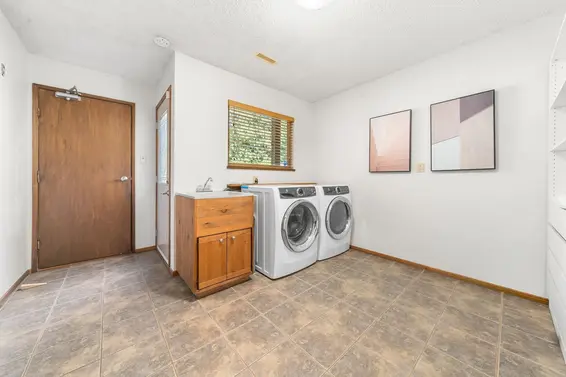 2297 Bowser Avenue, North Vancouver For Sale - image 37