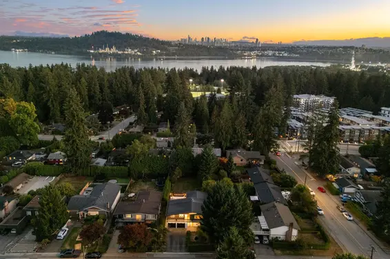 2763 Violet Street, North Vancouver For Sale - image 2