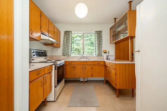 1634 Ross Road, North Vancouver For Sale - image 12