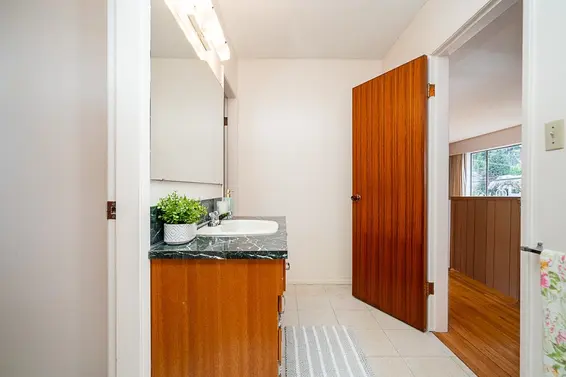 1634 Ross Road, North Vancouver For Sale - image 17