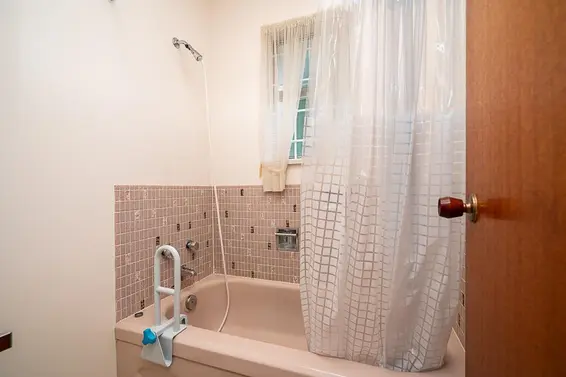 1634 Ross Road, North Vancouver For Sale - image 19