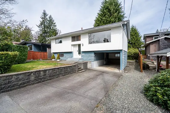 1634 Ross Road, North Vancouver For Sale - image 2