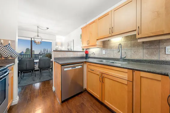 302 2545 Lonsdale Avenue, North Vancouver For Sale - image 16
