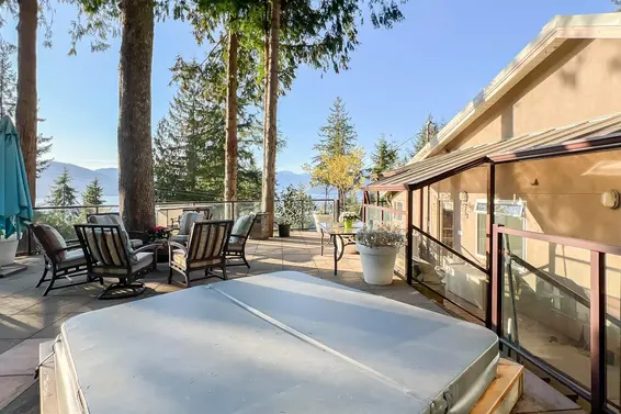 15 Oceanview Road, Lions Bay