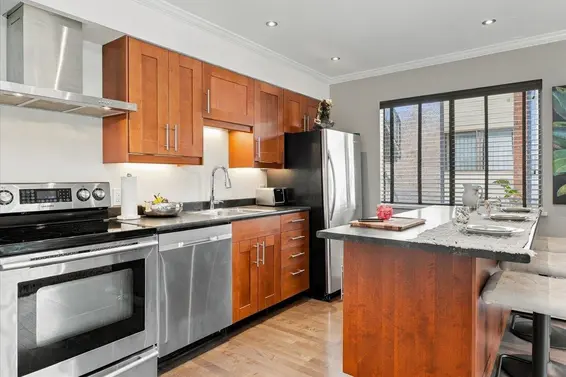6 137 East 5th Street, North Vancouver For Sale - image 5
