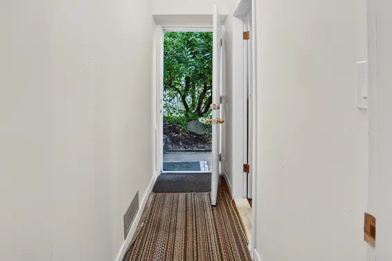 3570 Lonsdale Avenue, North Vancouver For Sale - image 21