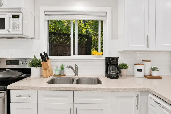 3570 Lonsdale Avenue, North Vancouver For Sale - image 22