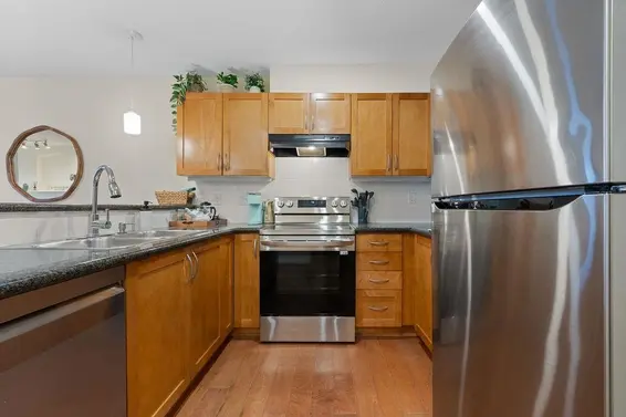 308 333 East 1st Street, North Vancouver For Sale - image 2