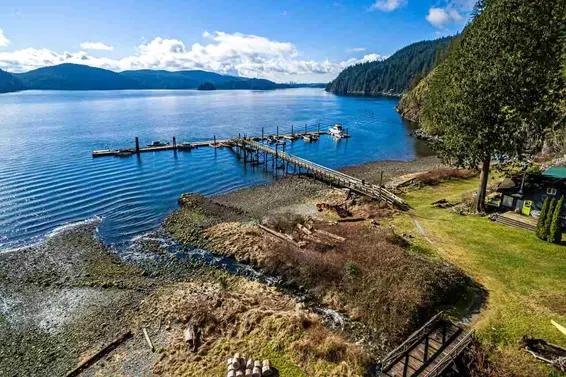 13 Brighton Beach, North Vancouver