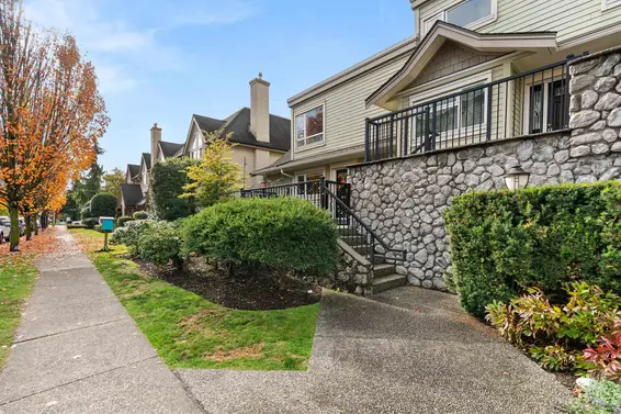 1741 Chesterfield Avenue, North Vancouver For Sale - image 1