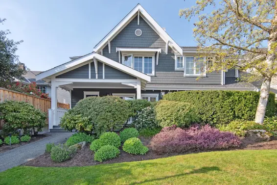 2075 Esquimalt Avenue, West Vancouver
