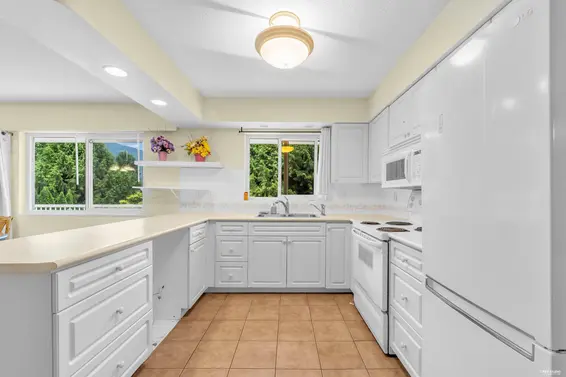 568 St. Giles Road, West Vancouver For Sale - image 15
